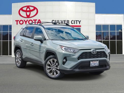 Certified 2021 Toyota RAV4 XLE Premium FWD image 1