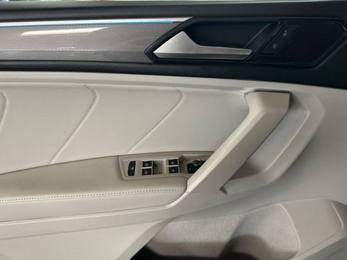 Certified 2023 Volkswagen Tiguan SE R-Line image 13