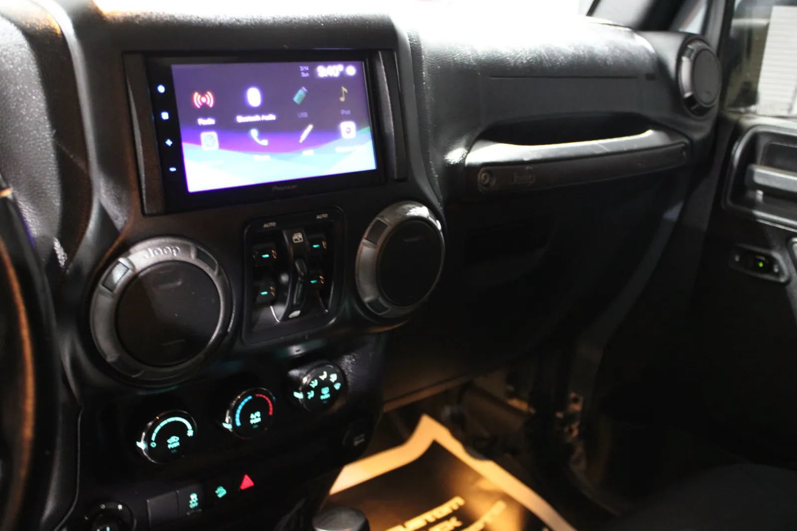 Used 2015 Jeep Wrangler Unlimited Sport w/ Quick Order Package 24S AWD/4WD image 32