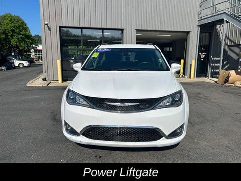 Certified 2020 Chrysler Pacifica Touring FWD image 10