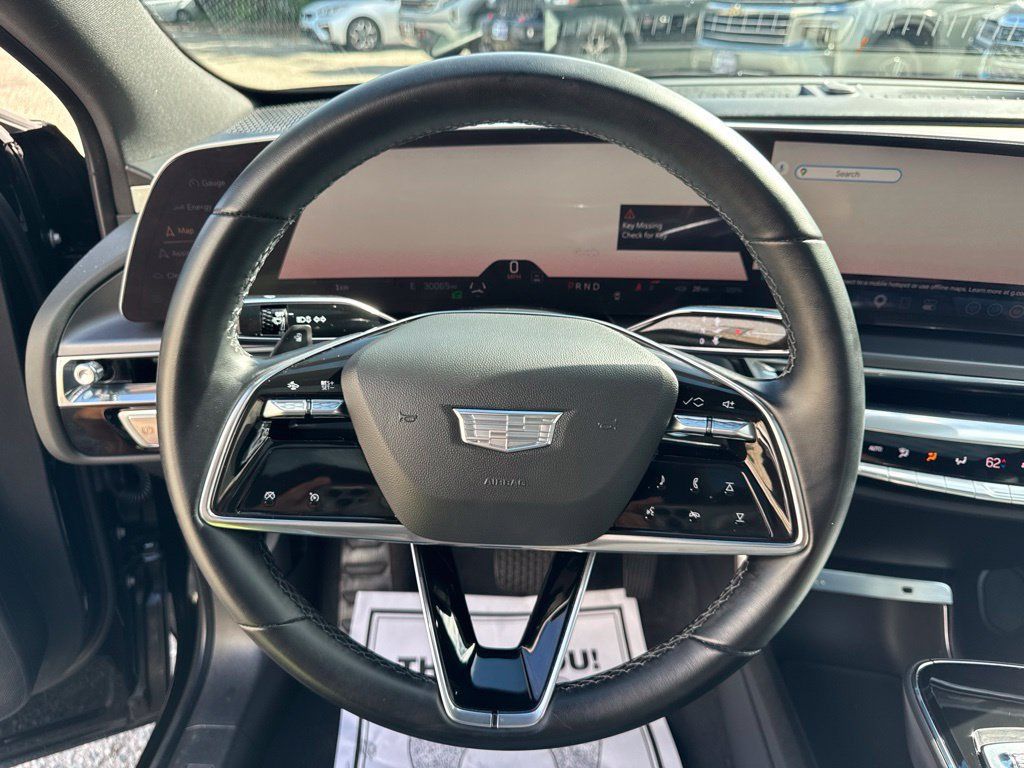 Used 2024 Cadillac Lyriq Tech w/ Driver Assist Package AWD/4WD image 28