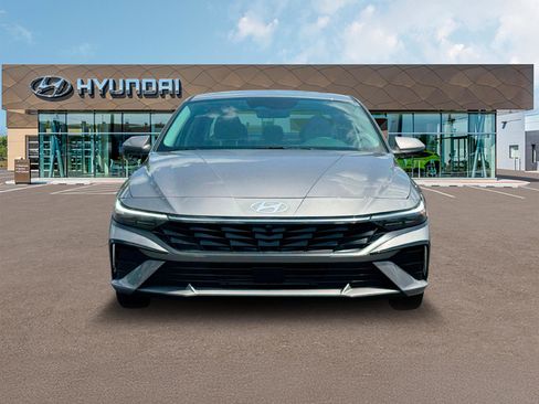 New 2025 Hyundai Elantra Limited image 12