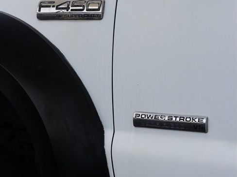 Used 2006 Ford F450 XLT image 10