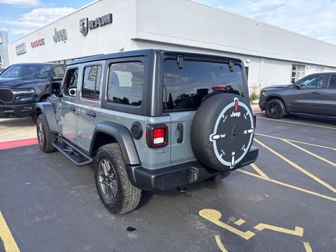 Used 2024 Jeep Wrangler Unlimited Sport AWD/4WD image 7