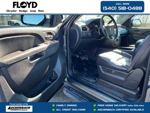 Used 2011 Chevrolet Avalanche LT w/ Luxury Package image 9