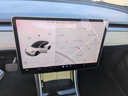 Used 2021 Tesla Model Y Long Range image 14