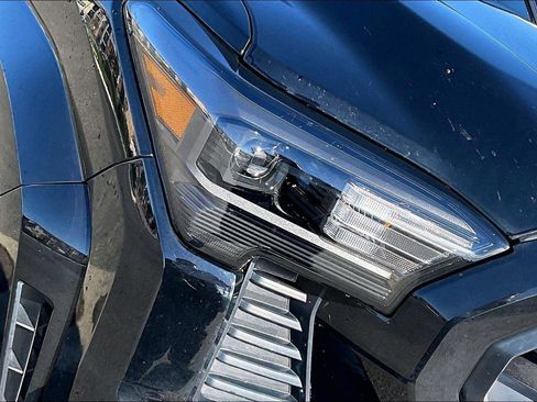 Certified 2024 Toyota Tacoma SR5 image 28