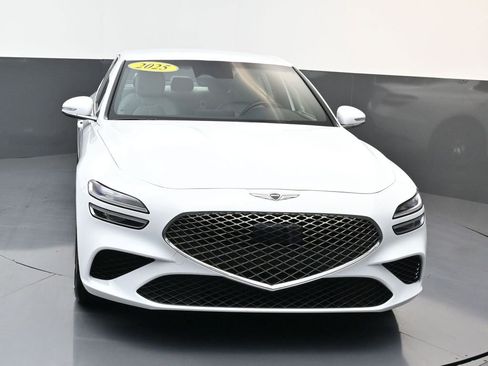 Used 2025 Genesis G70 2.5T image 8