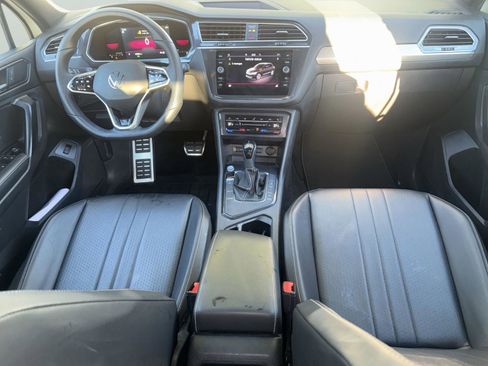 Used 2022 Volkswagen Tiguan SE R-Line image 12