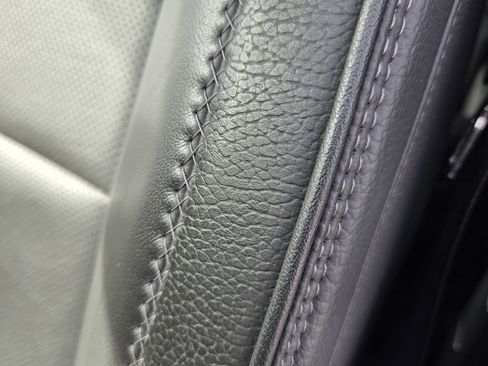 Used 2025 GMC Yukon Denali image 17