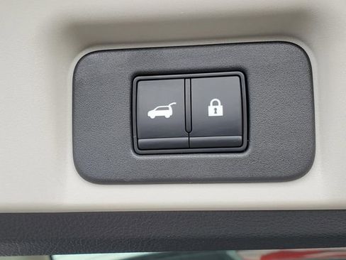 Certified 2023 Nissan Ariya FWD image 12