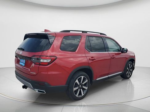 Used 2024 Honda Pilot Touring image 5