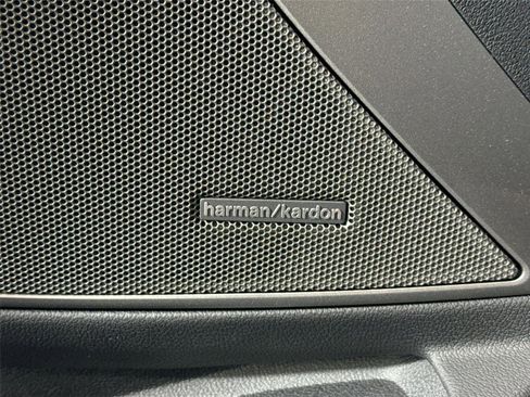 Used 2023 BMW M3 w/ M Carbon Exterior Package RWD image 29