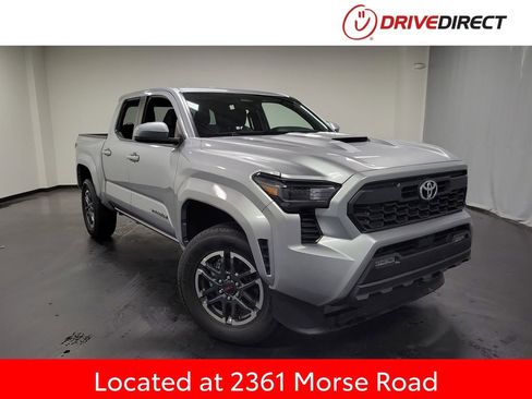 Used 2025 Toyota Tacoma TRD Sport AWD/4WD image 1
