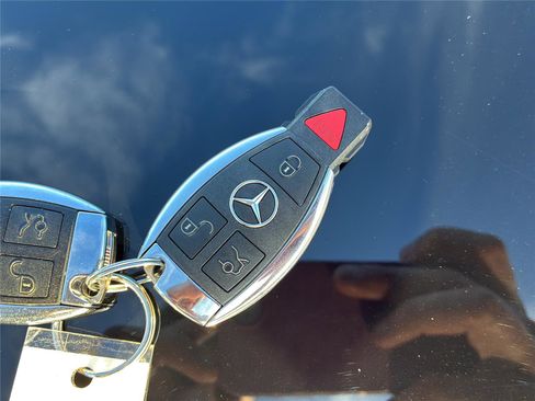 Used 2014 Mercedes-Benz E 250 E 250 BlueTEC Sport image 35