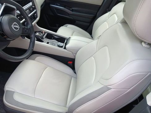 Used 2023 Nissan Pathfinder SL image 11