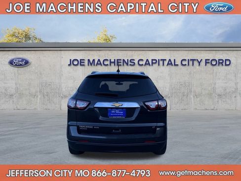 Used 2017 Chevrolet Traverse LT image 9