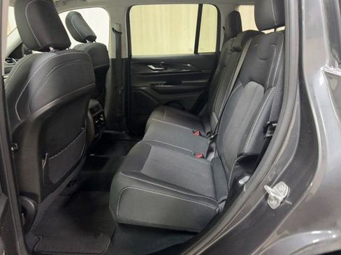 Used 2023 Jeep Grand Cherokee Laredo w/ Luxury Tech Group I image 30