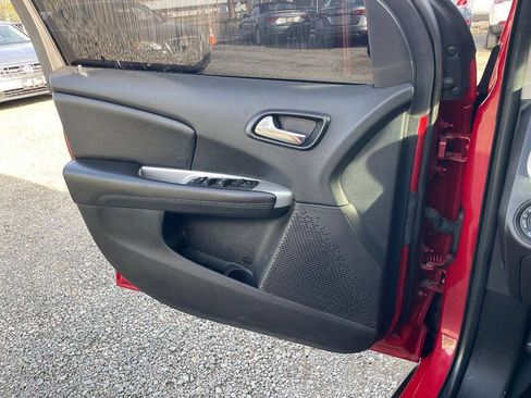 Used 2020 Dodge Journey SE w/ SE Popular Equipment Group FWD image 24