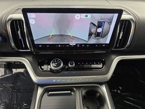 Used 2025 Ford Expedition Max Platinum w/ Stealth Performance Package image 24