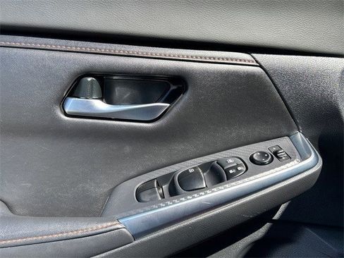 Used 2023 Nissan Sentra SR w/ Trunk Package image 18