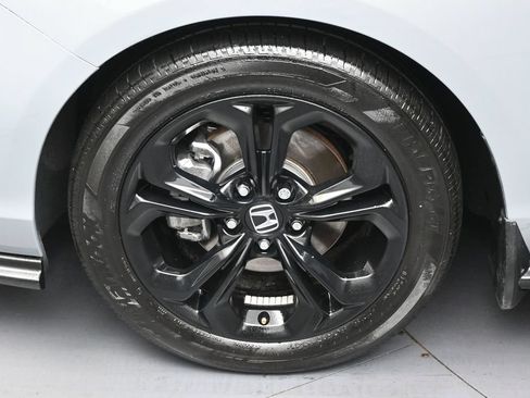 Used 2025 Honda Accord SE image 37
