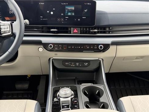 New 2026 Kia Carnival EX FWD image 17