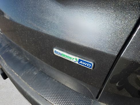 Used 2020 Ford Escape Titanium image 10