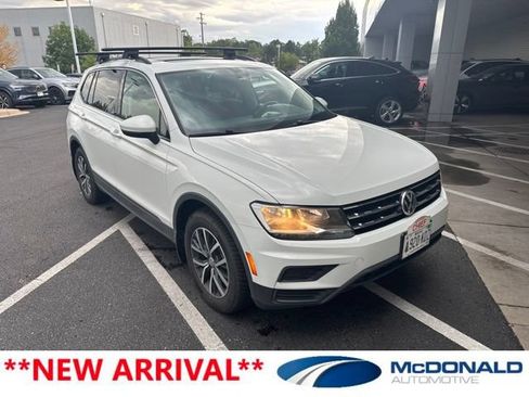 Used 2019 Volkswagen Tiguan SE w/ Panoramic Sunroof Package AWD/4WD image 1