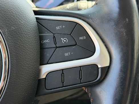 Used 2020 Jeep Compass Limited AWD/4WD image 16
