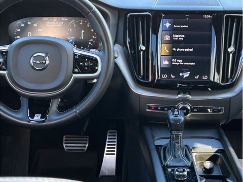 Used 2019 Volvo XC60 T6 R-Design w/ Protection Package Premier image 11