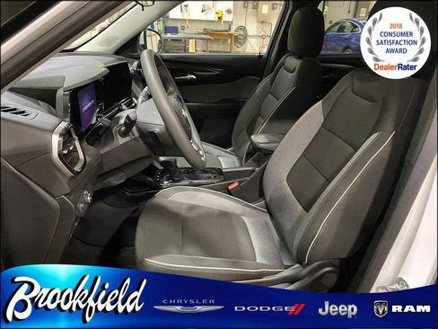 Used 2025 Chevrolet TrailBlazer LT image 16