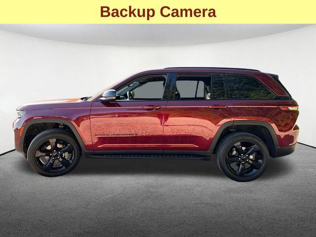 Used 2023 Jeep Grand Cherokee Altitude RWD image 6