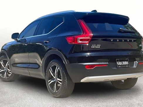 Used 2025 Volvo XC40 B5 Core w/ Protection Package Premier AWD/4WD image 16