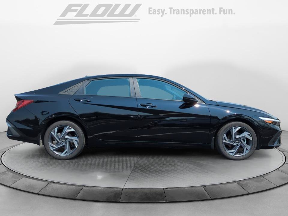 Certified 2025 Hyundai Elantra Sport FWD image 10