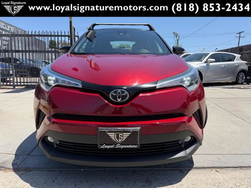 Used 2019 Toyota C-HR Limited FWD image 2