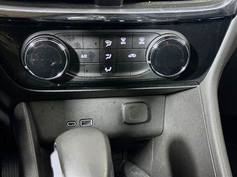 Used 2025 Buick Encore GX Sport Touring FWD image 23
