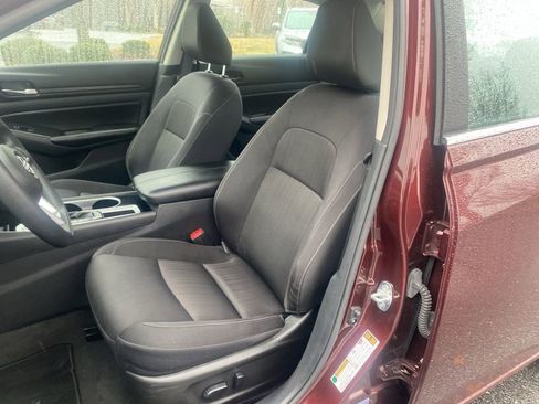 Used 2024 Nissan Altima 2.5 SV image 13