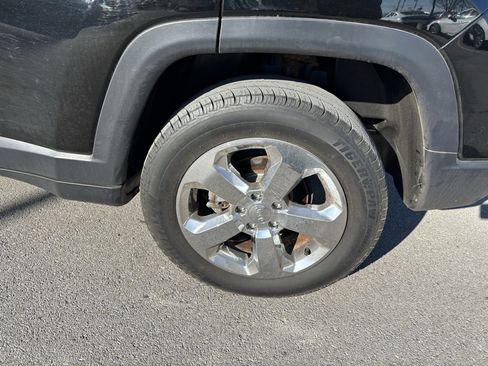 Used 2018 Jeep Compass Latitude w/ Popular Equipment Group image 11