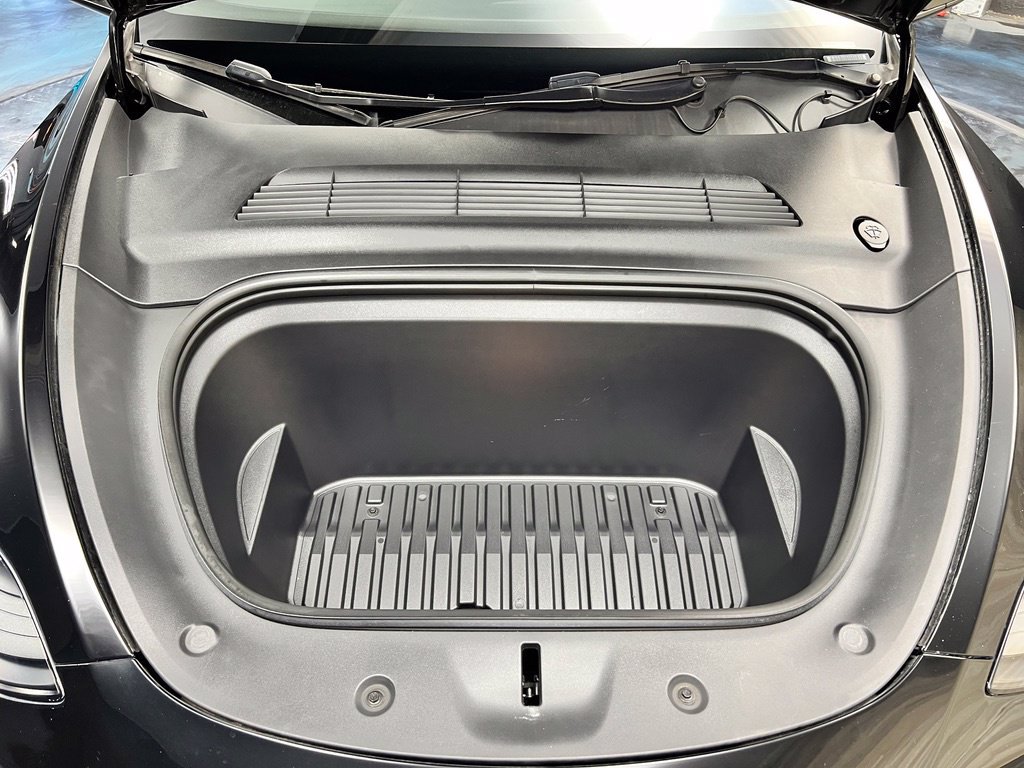Used 2023 Tesla Model Y Performance AWD/4WD image 11