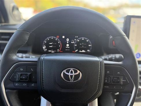 Used 2025 Toyota 4Runner TRD Off-Road Premium image 14