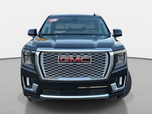 Used 2021 GMC Yukon Denali w/ Denali Premium Package image 2