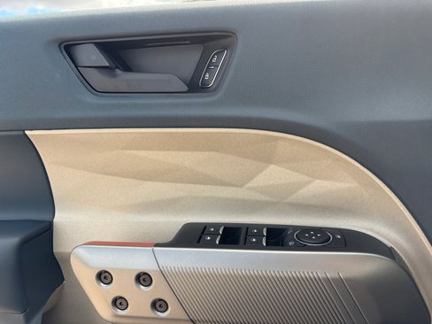 New 2025 Ford Maverick Lariat w/ 4K Tow Package image 16