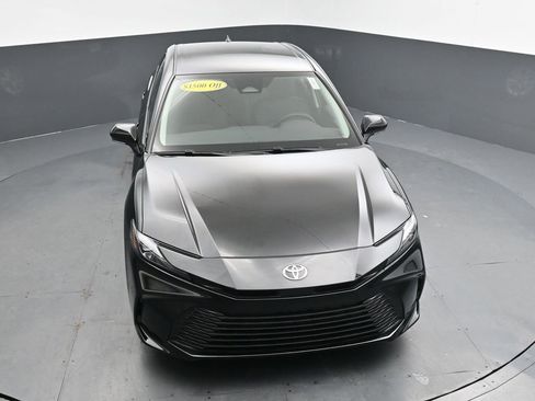 Used 2025 Toyota Camry LE image 22