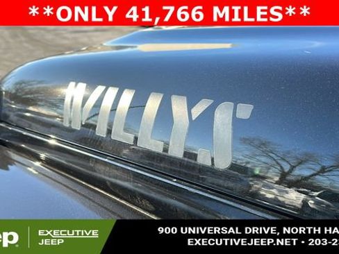 Used 2021 Jeep Gladiator Willys image 8