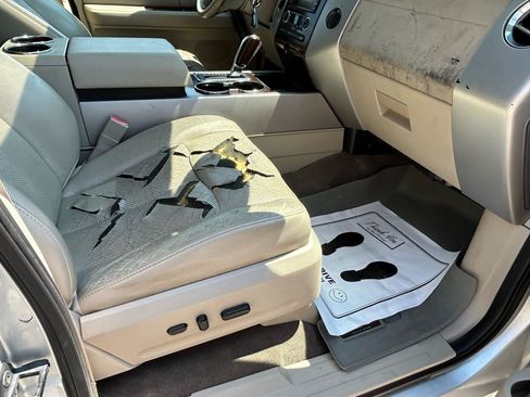 Used 2010 Ford Expedition EL Limited AWD/4WD image 12