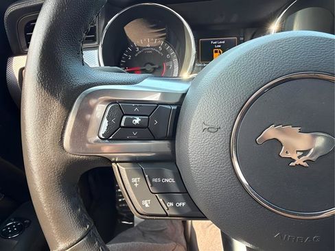 Used 2015 Ford Mustang GT RWD image 40