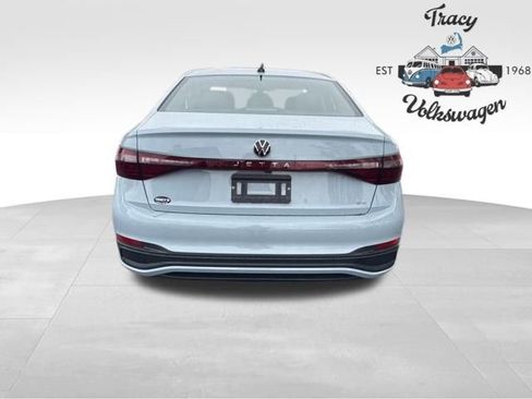 New 2025 Volkswagen Jetta SE image 6