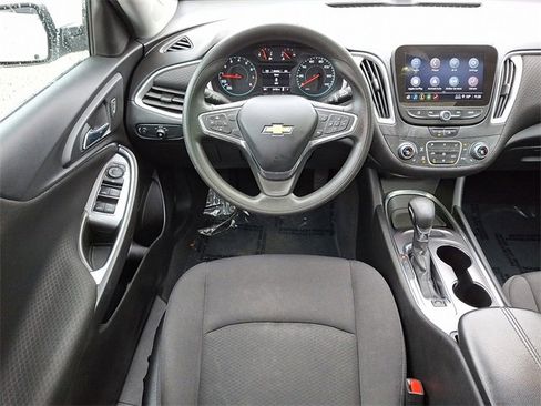Used 2022 Chevrolet Malibu LT image 11
