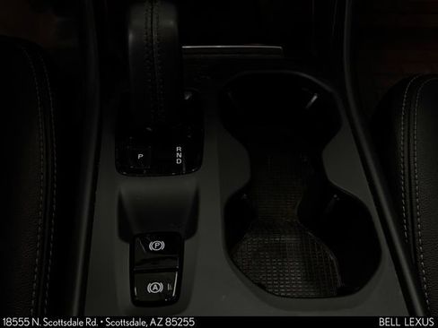 Used 2019 Volvo XC40 T4 Momentum FWD image 15